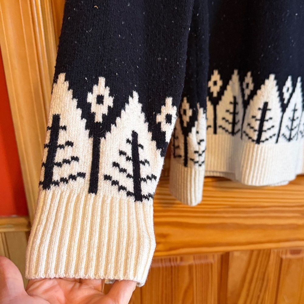 LOFT Navy and White Nordic Hooded Sweater - Picture 5 of 10